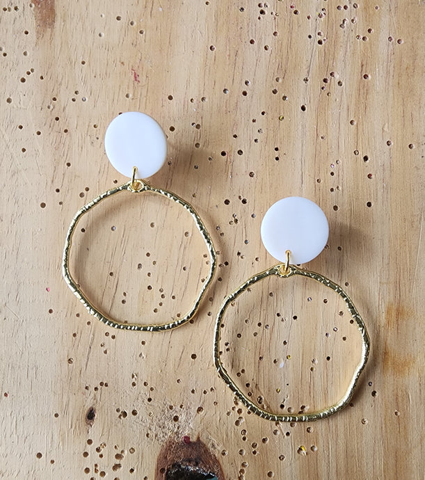 Creamy White and Gold Hoop